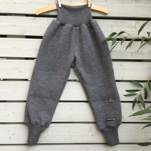 Wollwalkhose "Waldkind" mit Knie- und Popobelegen und Wollbündchen