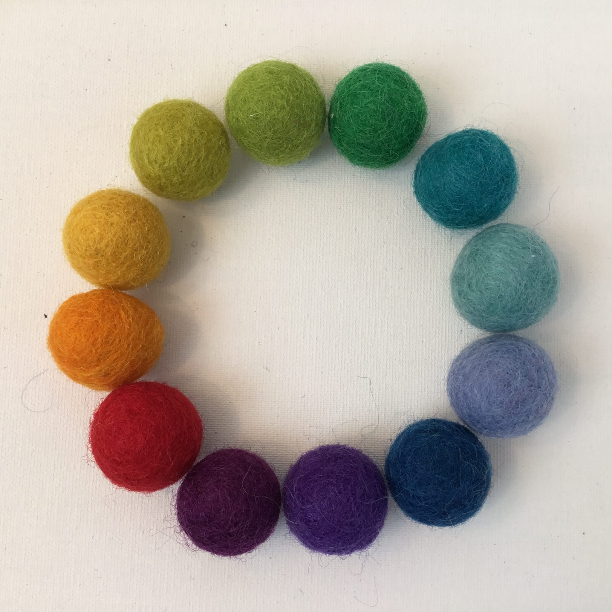 Filzkugeln Regenbogen bunt